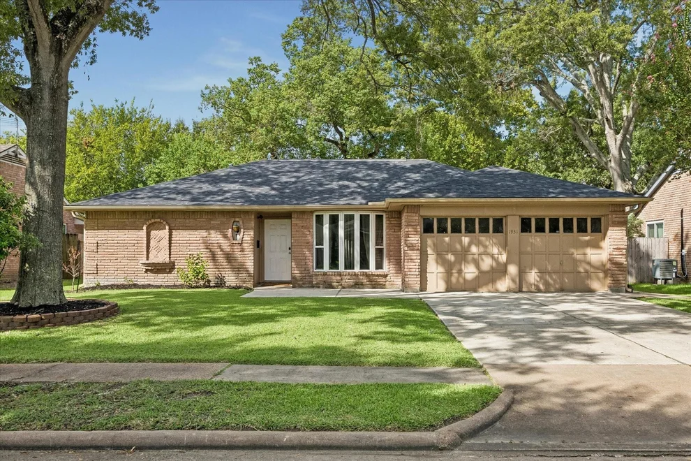 Unit for sale at 1931 Westlake Road, Houston, TX 77062
