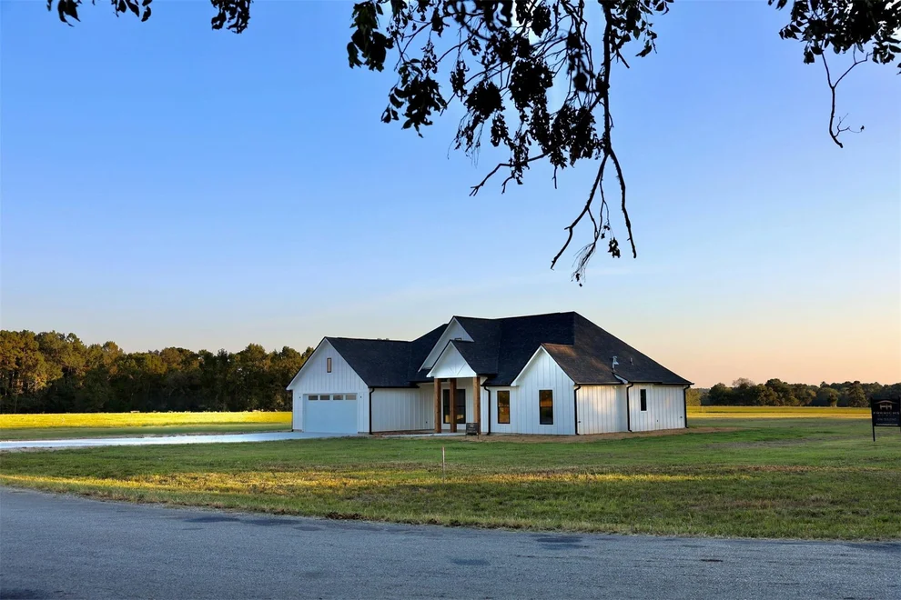 Unit for sale at 966 Jones Road, New Waverly, TX 77358