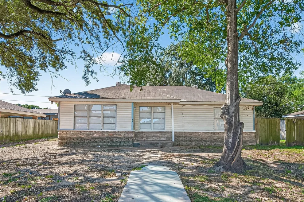Unit for sale at 14205 Stoneshire Street, Houston, TX 77060