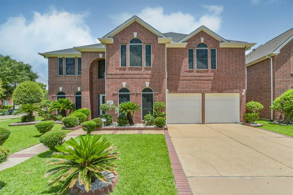 Unit for sale at 11319 Windy Dawn Drive, Pearland, TX 77584