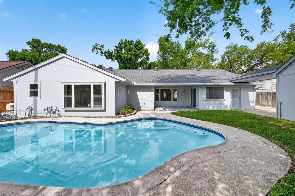 Unit for sale at 2914 Riata Lane, Houston, TX 77043