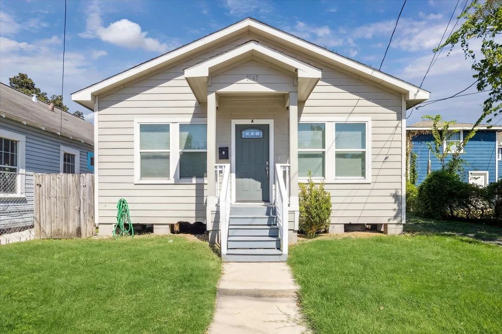 Unit for sale at 7047 Avenue E, Houston, TX 77011