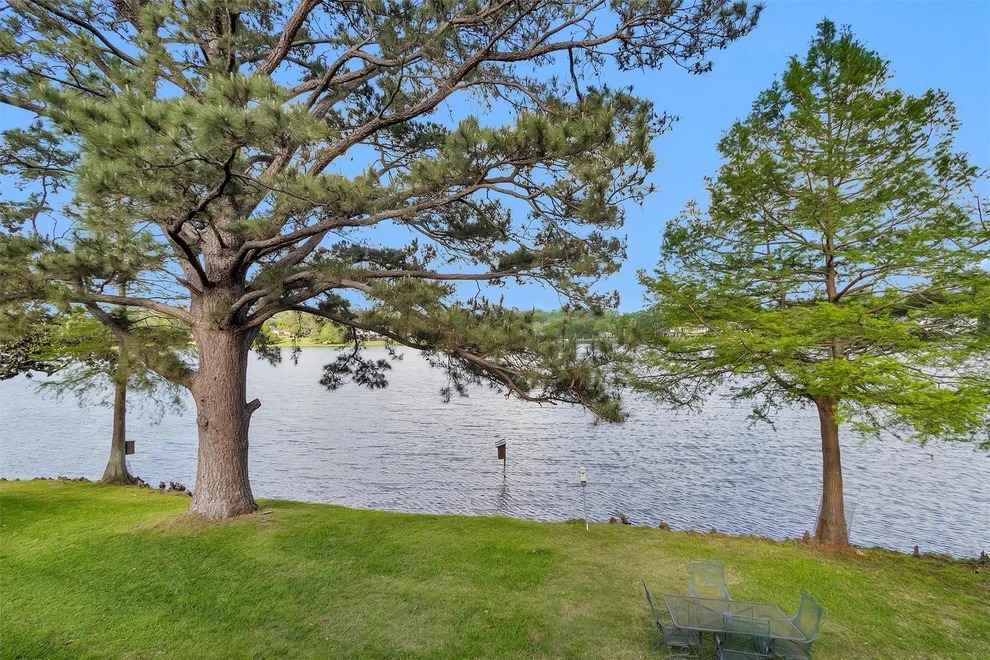 Unit for sale at 1502 Wimbledon Drive, Huntsville, TX 77340