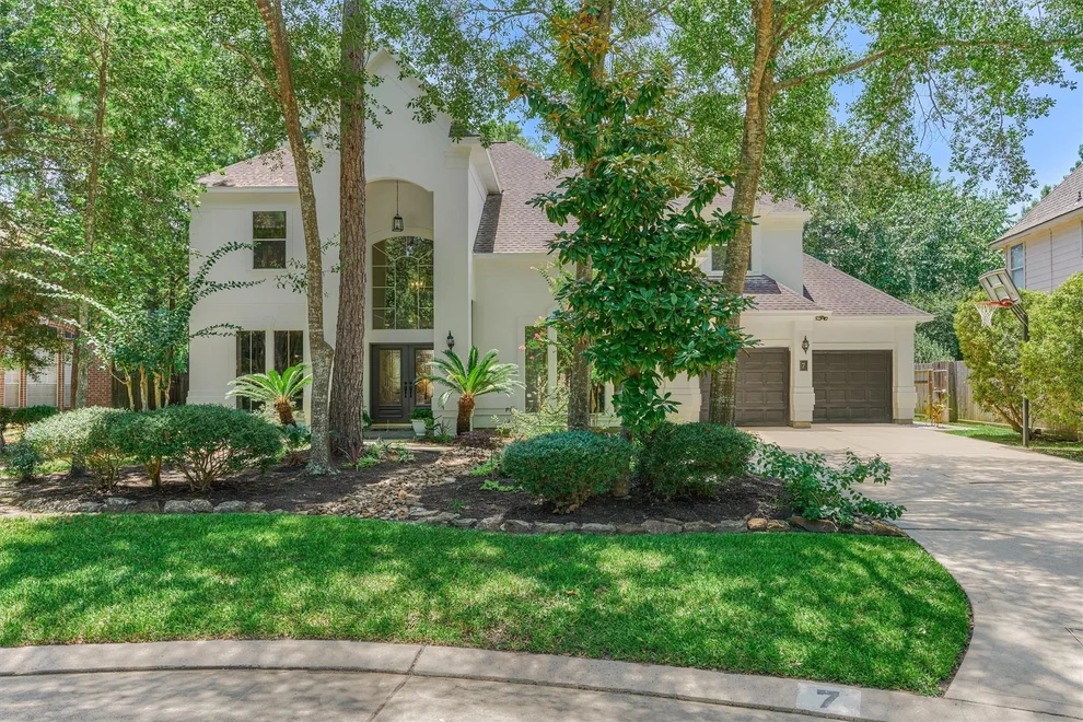 Unit for sale at 7 Clarion Ridge, The Woodlands, TX 77382