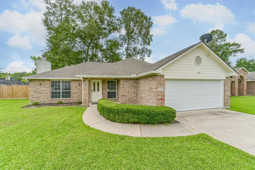Unit for sale at 2723 Indian Mound Trail, Crosby, TX 77532