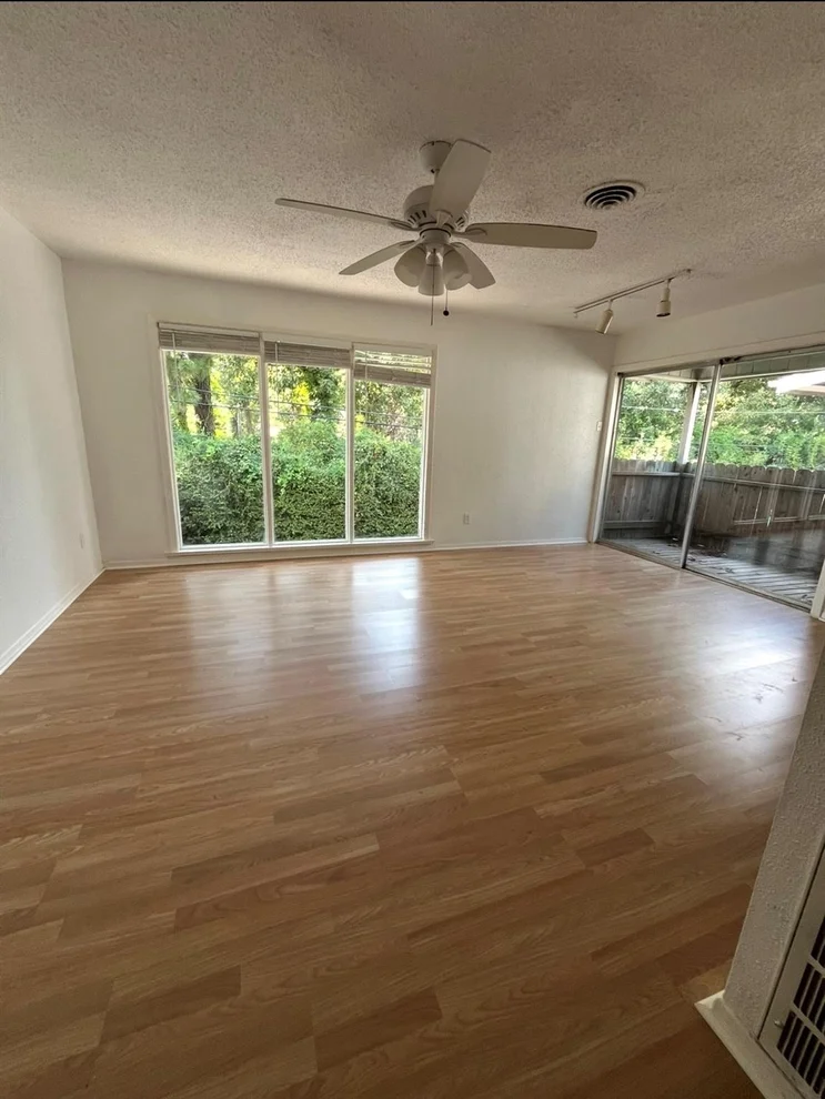 Unit for sale at 909 Silber Road, Houston, TX 77024