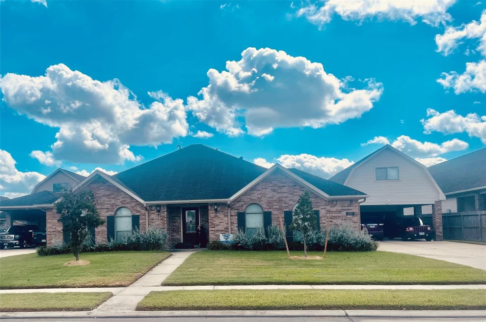 Unit for sale at 2105 Verde Valley Drive, League City, TX 77573