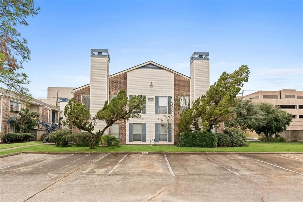Unit for sale at 3900 Woodchase Drive, Houston, TX 77042