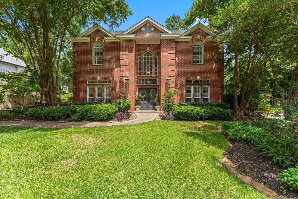 Unit for sale at 18 N Highland Court, The Woodlands, TX 77381