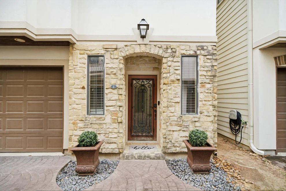 Unit for sale at 5950 Kiam Street, Houston, TX 77007