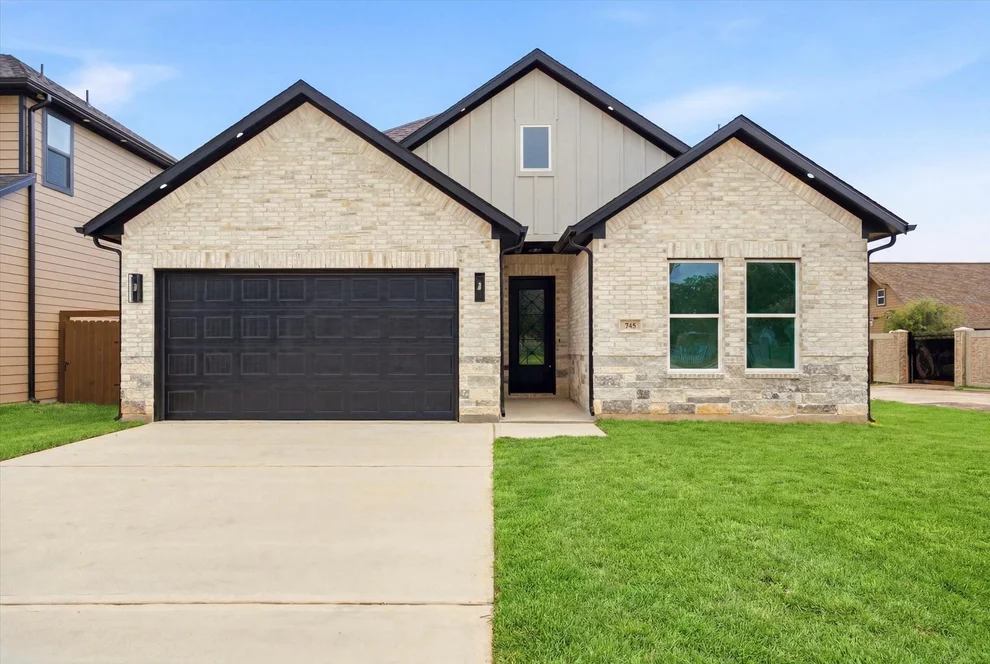 Unit for sale at 745 S Carroll Street, La Porte, TX 77571