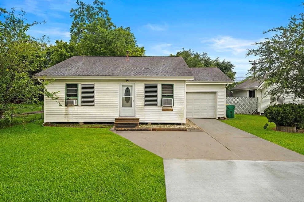 Unit for sale at 523 Main Street, La Marque, TX 77568