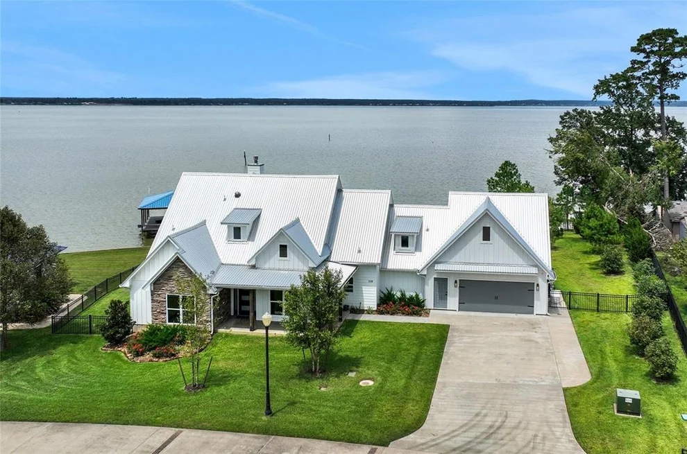 Unit for sale at 110 Penguin Point, Point Blank, TX 77364