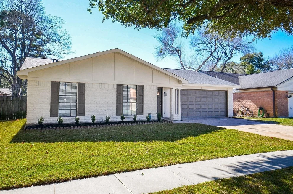 Unit for sale at 2119 Mustang Springs Drive, Missouri City, TX 77459