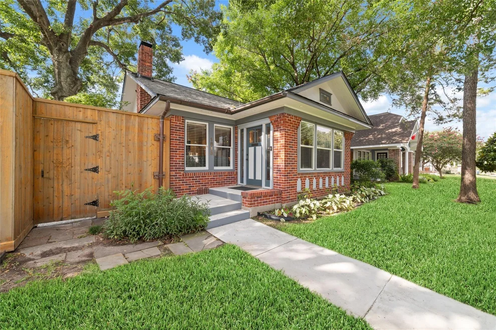 Unit for sale at 1613 California Street, Houston, TX 77006