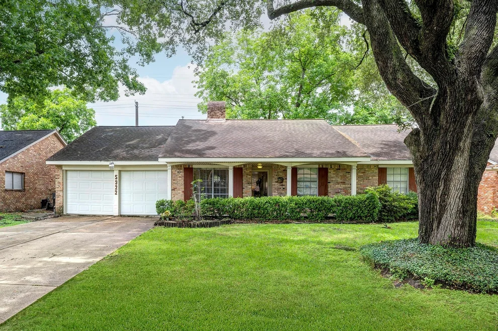 Unit for sale at 5922 Willowbend Boulevard, Houston, TX 77096