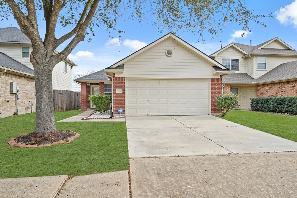 Unit for sale at 14235 Stone Cottage Lane, Houston, TX 77047