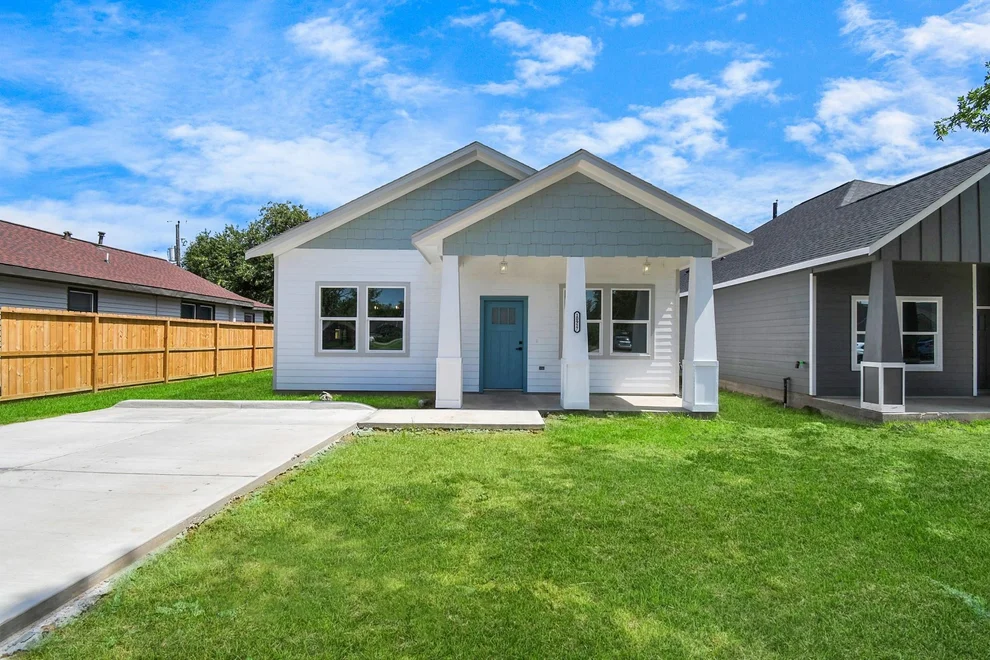 Unit for sale at 10917 San Jacinto Drive, La Porte, TX 77571