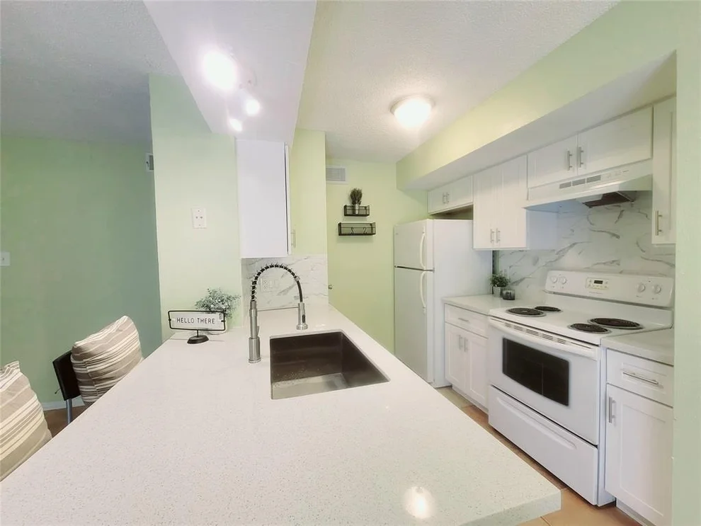 Unit for sale at 2120 El Paseo Street, Houston, TX 77054