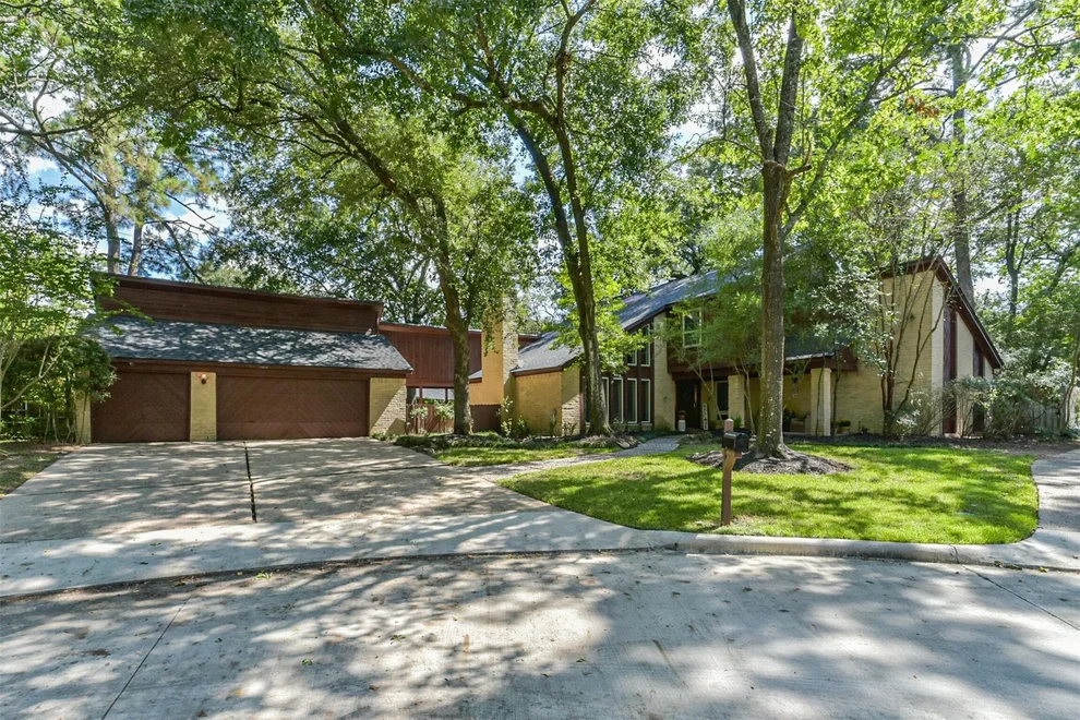 Unit for sale at 7618 Hurst Forest Drive, Humble, TX 77346