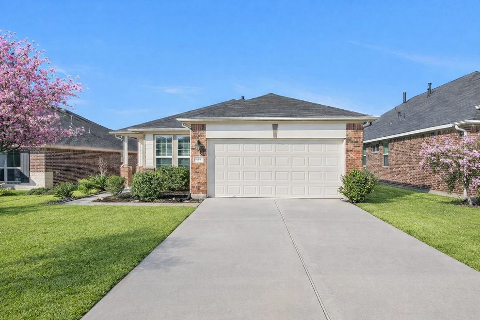Unit for sale at 419 Terra Vista Circle, Montgomery, TX 77356