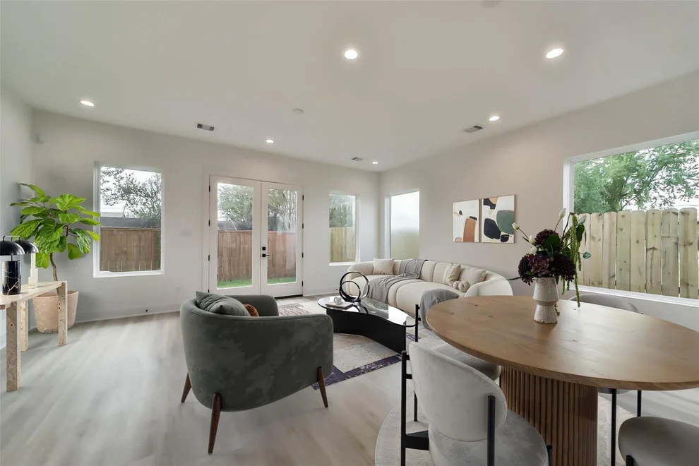 Unit for sale at 4430 Edmund Street, Houston, TX 77020