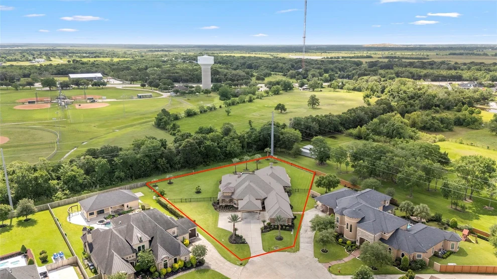 Unit for sale at 3020 Bridle Path, Friendswood, TX 77546