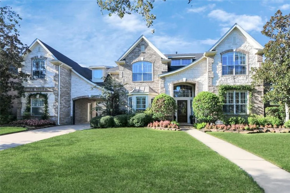 Unit for sale at 9102 Stonebridge Court, Missouri City, TX 77459