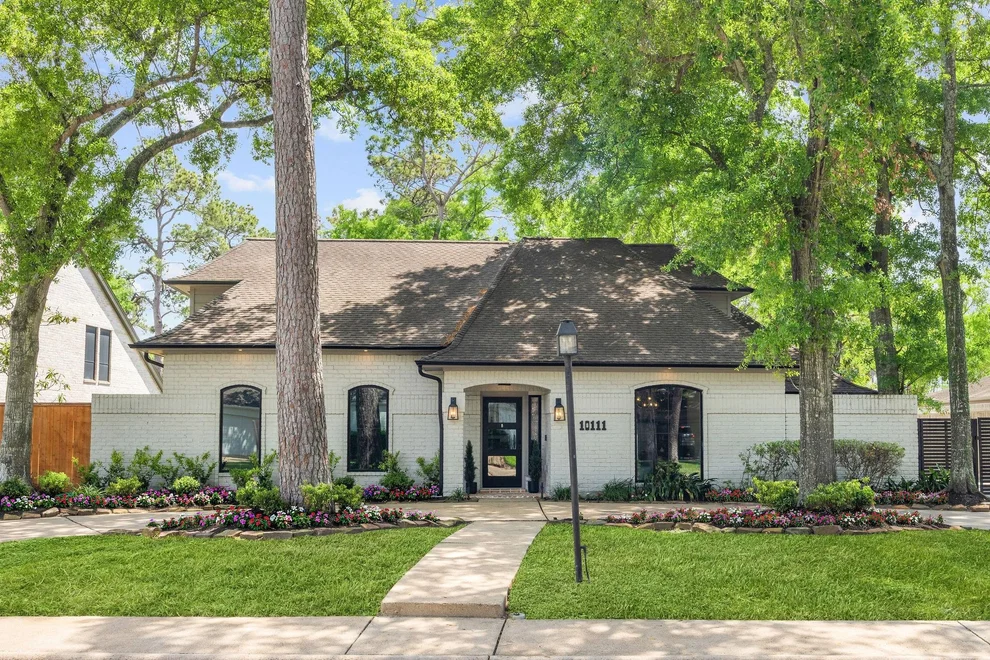 Unit for sale at 10111 Cedar Creek Drive, Houston, TX 77042