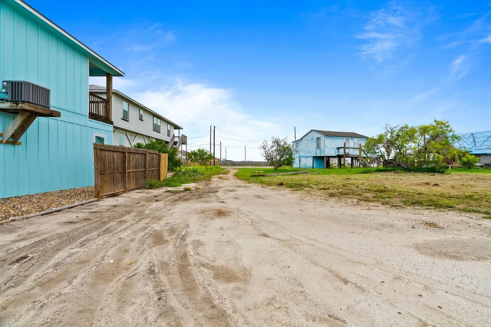 Unit for sale at 4030 Summit Drive, Corpus Christi, TX 78418