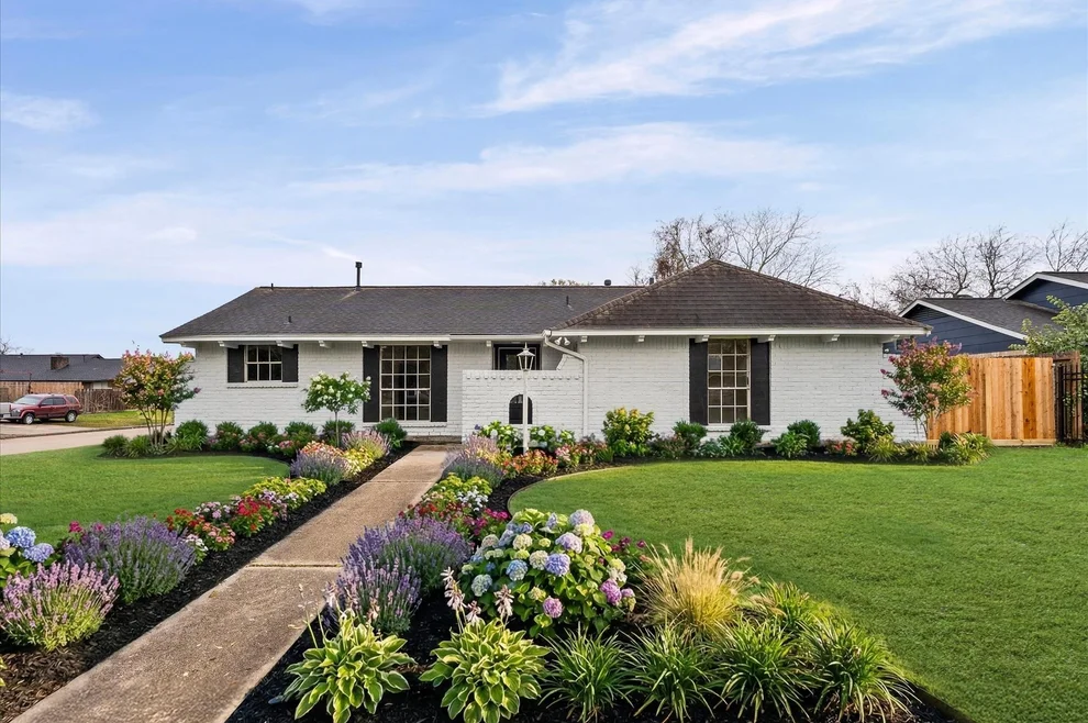 Unit for sale at 2203 Drayton Lane, Houston, TX 77088
