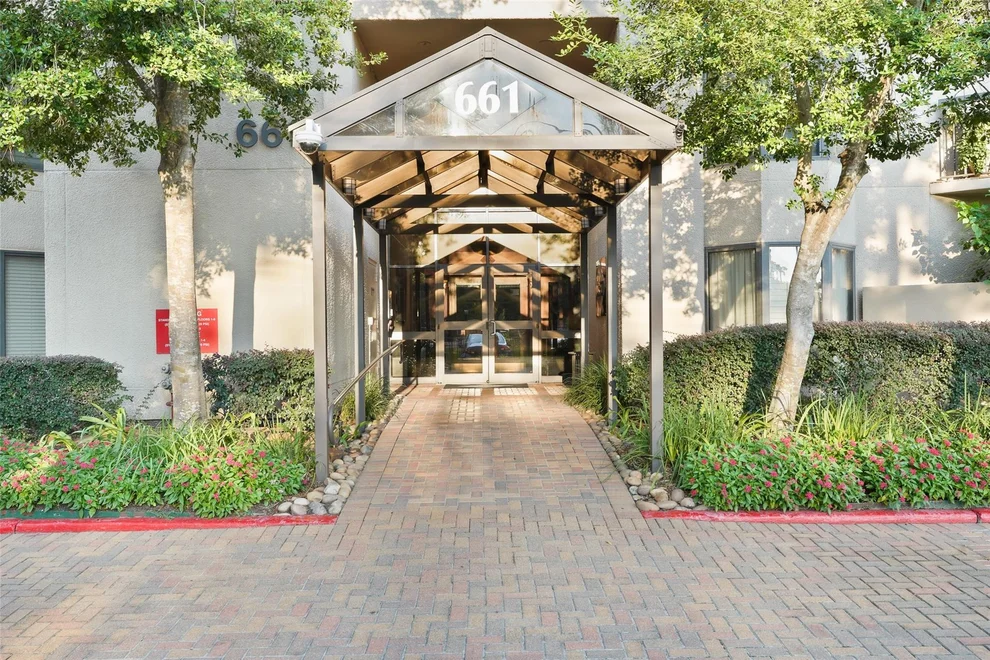 Unit for sale at 661 Bering Drive, Houston, TX 77057