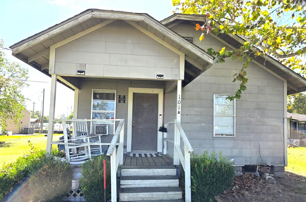 Unit for sale at 101-A Elm Street, Daisetta, TX 77327