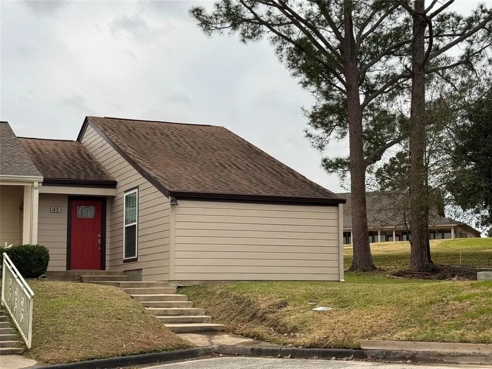 Unit for sale at 41 Driving Range Lane, Trinity, TX 75862