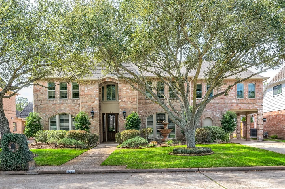 Unit for sale at 610 Rock Cove, Houston, TX 77079