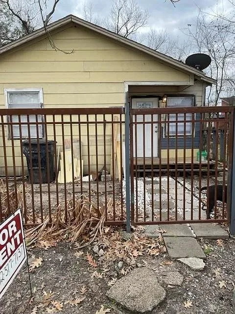 Unit for sale at 1406 E 35th Street, Houston, TX 77022