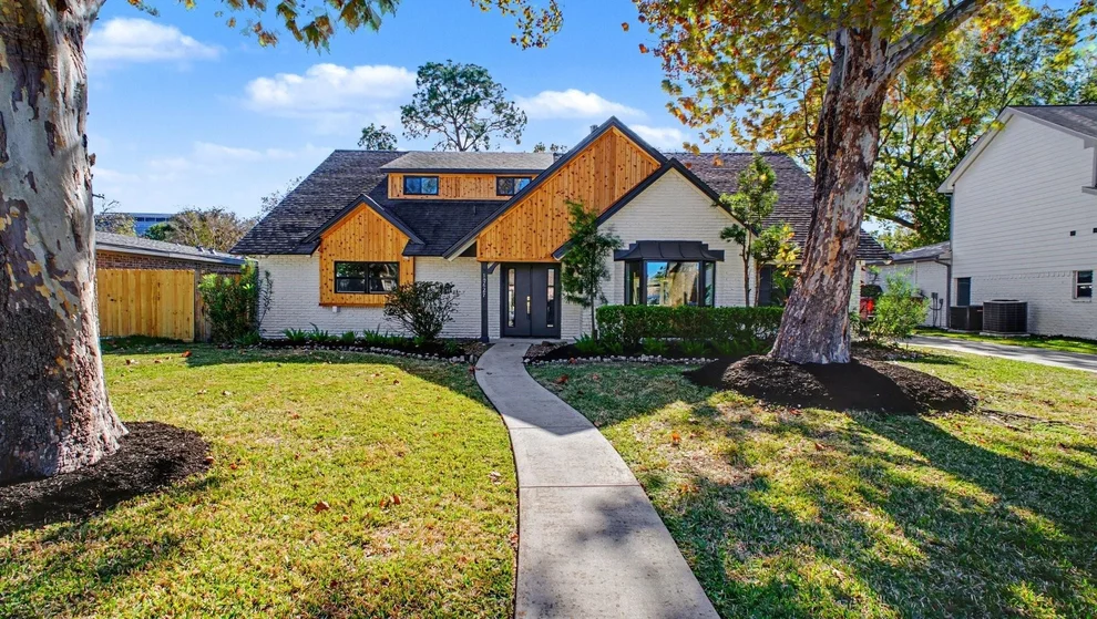 Unit for sale at 10627 Inwood Drive, Houston, TX 77042