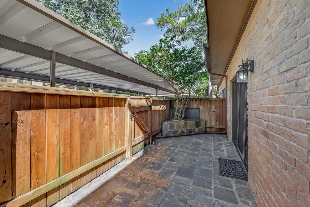 Unit for sale at 11711 Memorial Drive, Houston, TX 77024