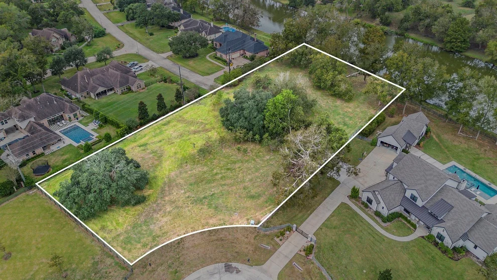 Unit for sale at 30703 Riverlake Road, Fulshear, TX 77441