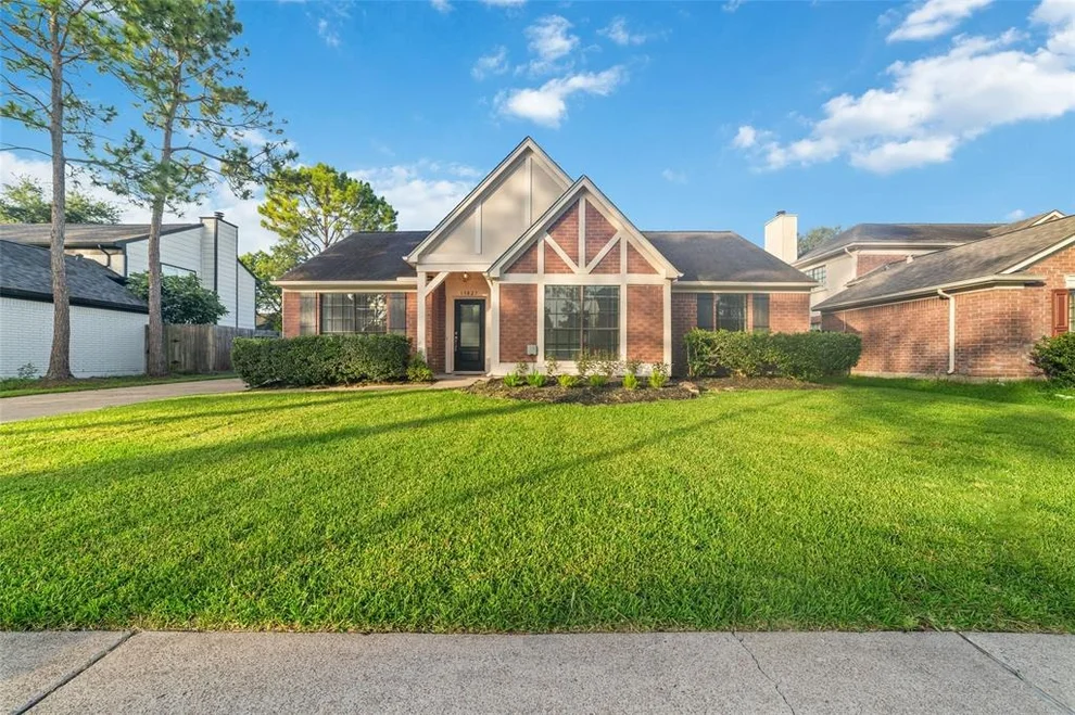 Unit for sale at 15027 Berkshire Green Drive, Houston, TX 77083