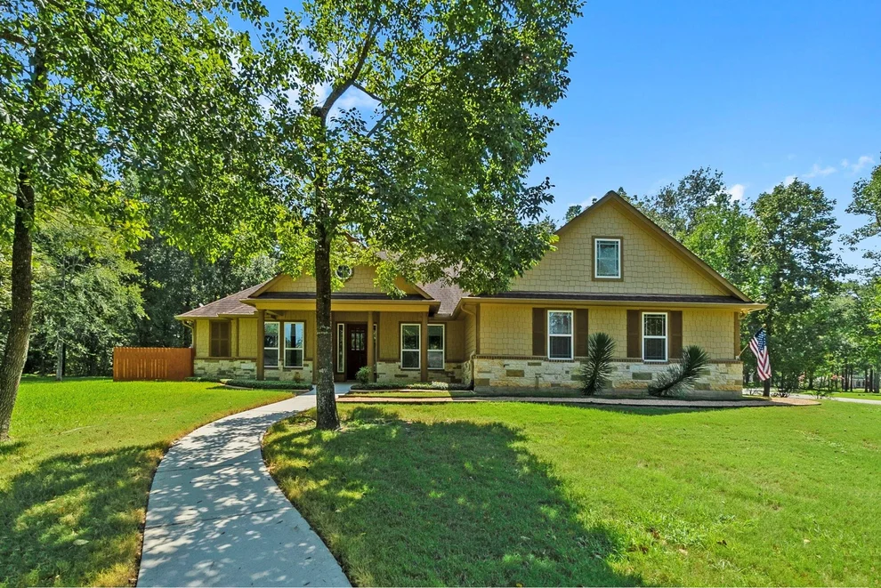 Unit for sale at 14702 Turquoise Trail, Willis, TX 77378