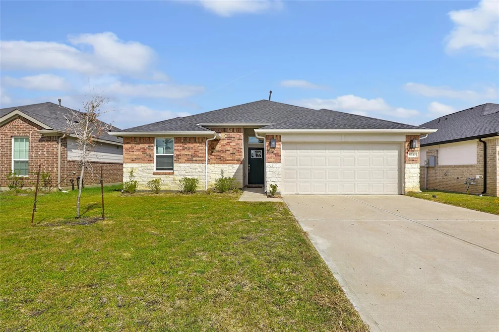 Unit for sale at 10240 Cabo Del Sol Drive, Cleveland, TX 77327