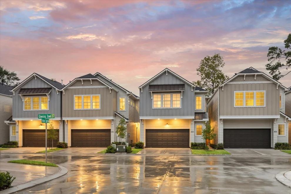 Unit for sale at 808 Glowing Dawn Drive, Houston, TX 77018