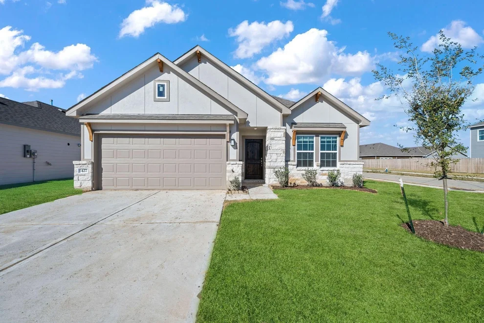 Unit for sale at 422 Magnetic Hill Drive, Crosby, TX 77532