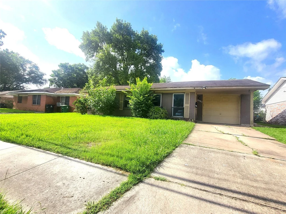 Unit for sale at 5514 S Acres Drive, Houston, TX 77048