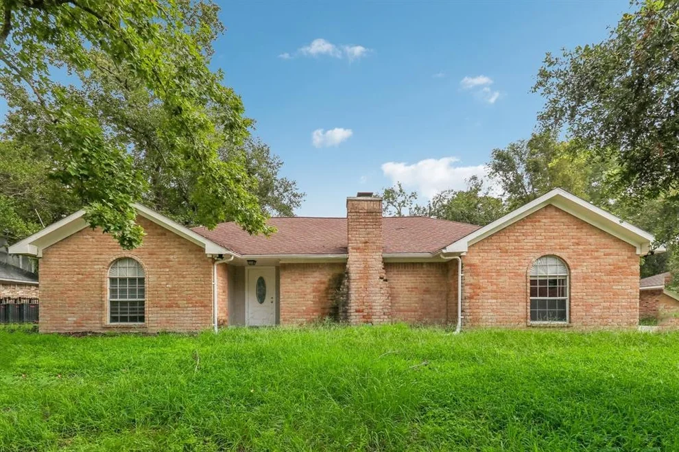 Unit for sale at 2664 S Woodloch Street, Woodloch, TX 77385