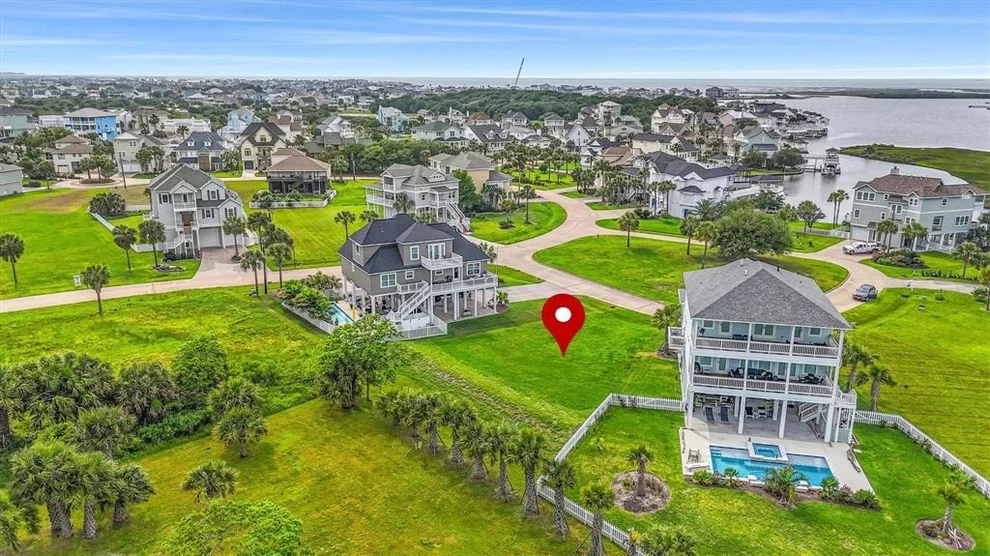 Unit for sale at 3631 Foremast, Galveston, TX 77554