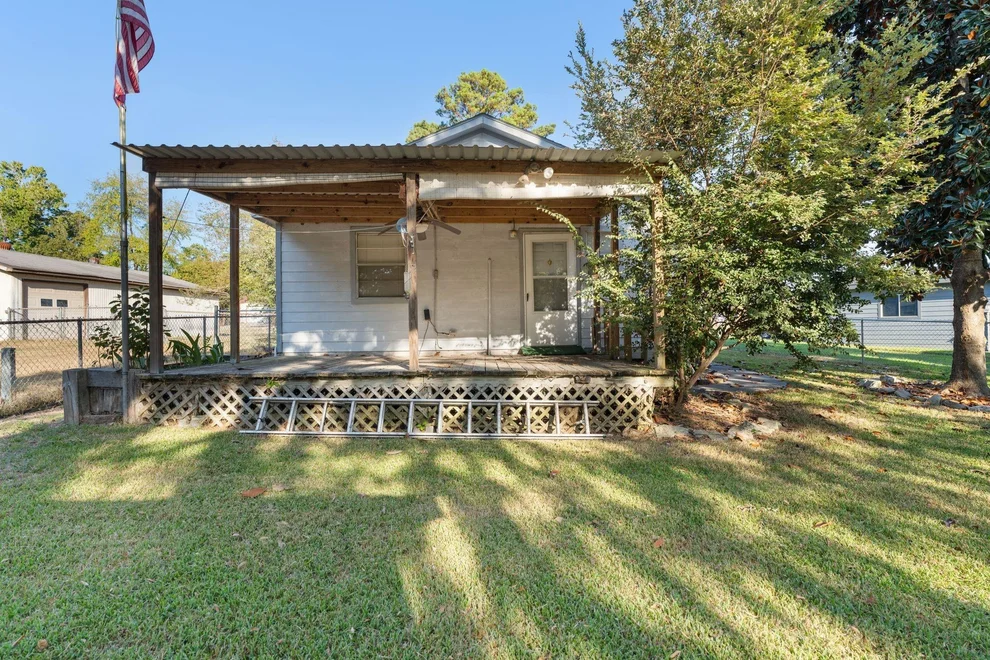 Unit for sale at 201 Lakeshore Drive, Onalaska, TX 77360