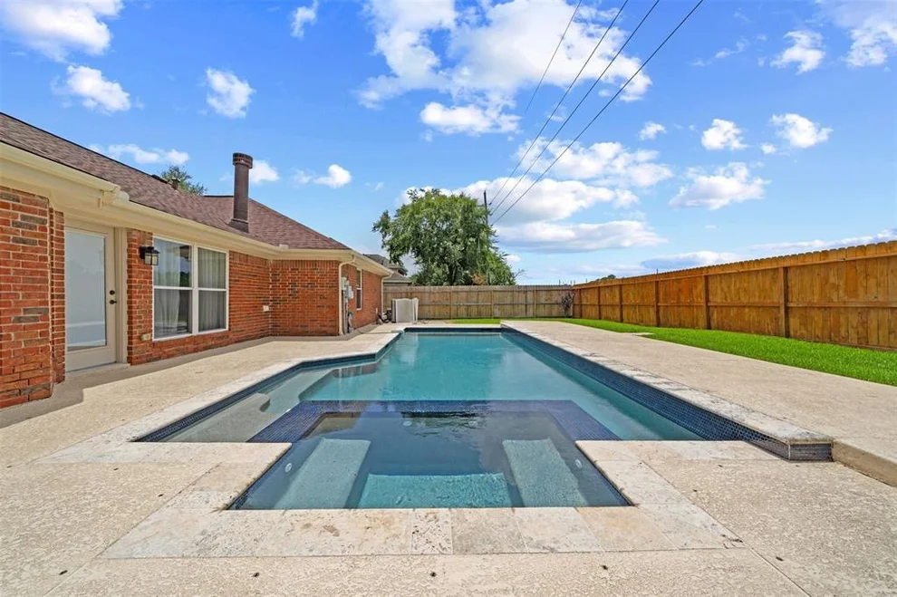 Unit for sale at 17706 Garnercrest Drive, Houston, TX 77095