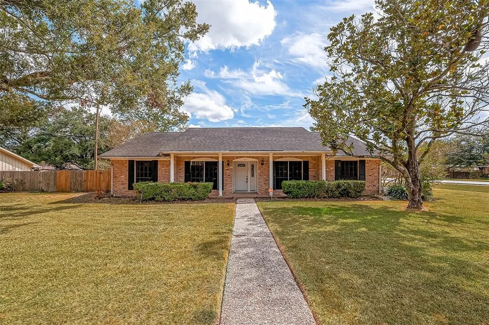 Unit for sale at 2607 Gun Powder Lane, Pearland, TX 77581